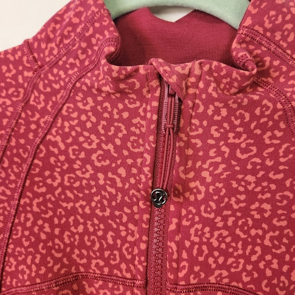 Lululemon Define Cropped Jacket *Nulu Leopard Daisy Desert Red Magenta Size 14 - Picture 7 of 9